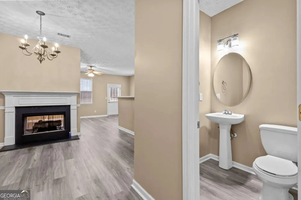 4932 Vireo DR Flowery Branch, GA 30542