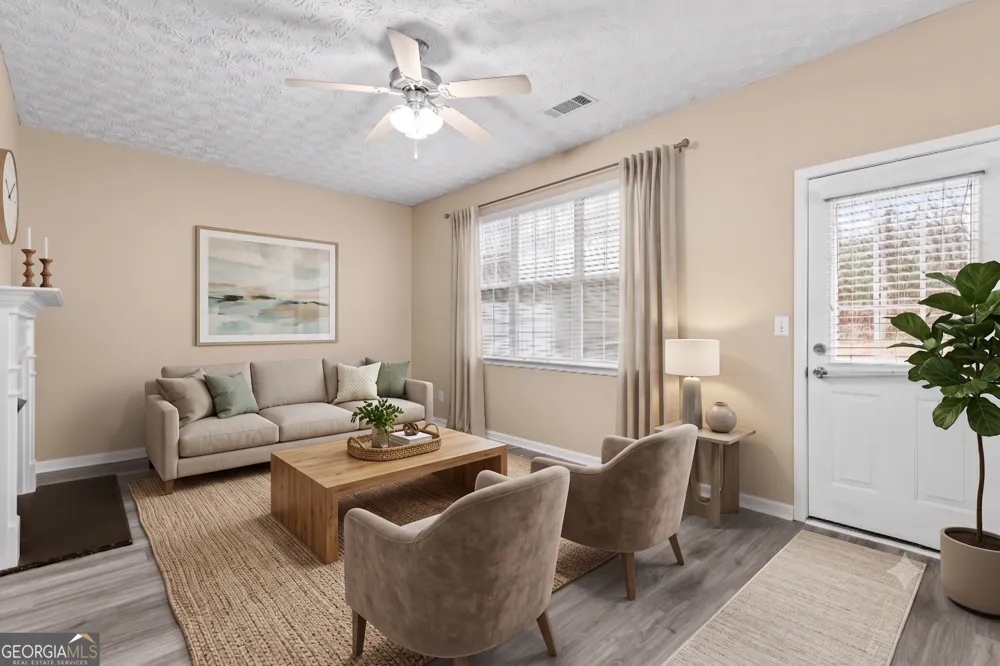 4932 Vireo DR Flowery Branch, GA 30542