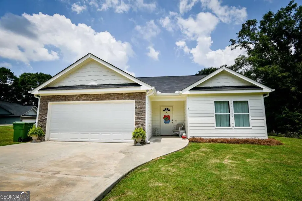 25 Tyrus LN Royston, GA 30662