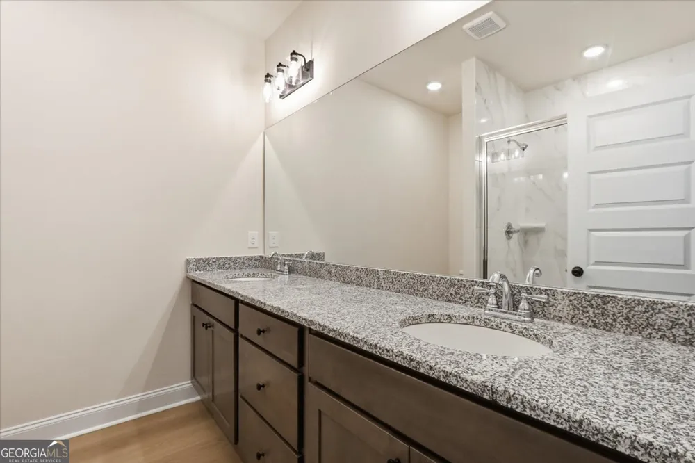 73 Wright ST Lavonia, GA 30553
