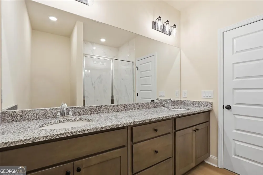 73 Wright ST Lavonia, GA 30553