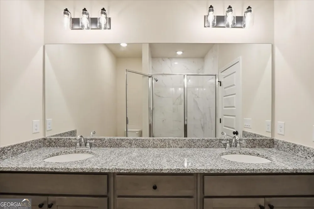 73 Wright ST Lavonia, GA 30553