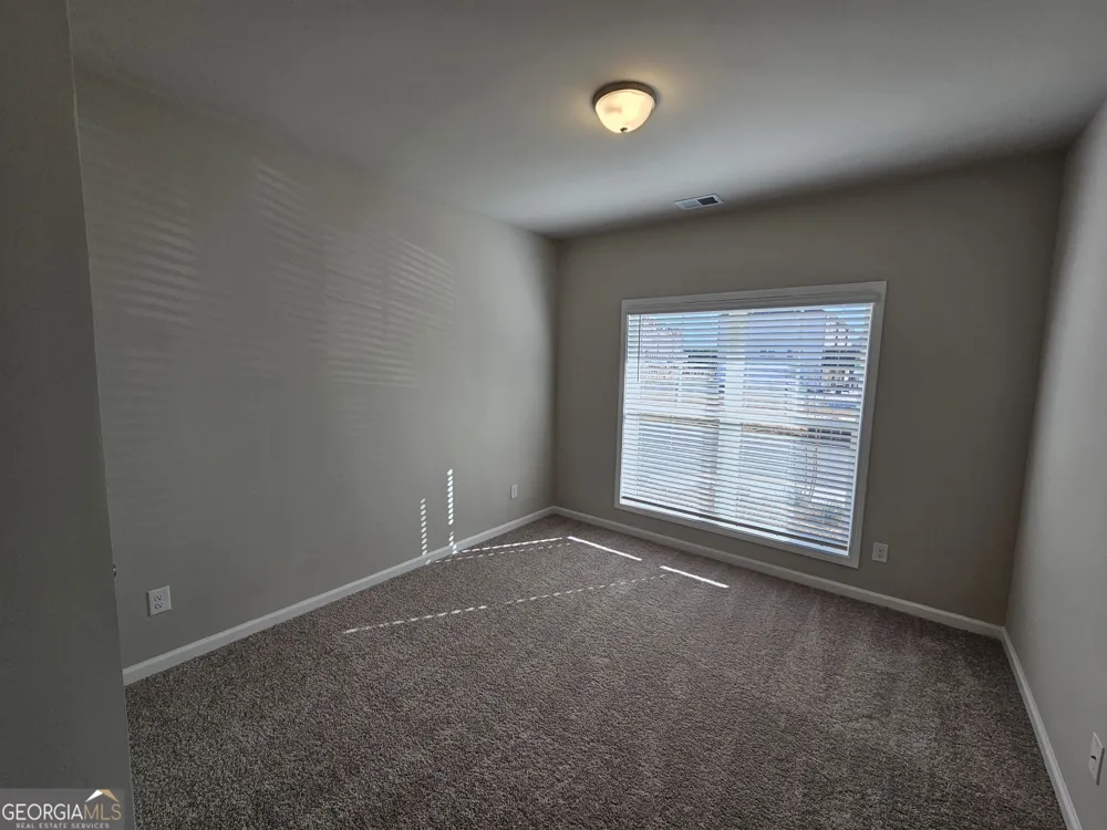 4 Silver LN Newnan, GA 30265