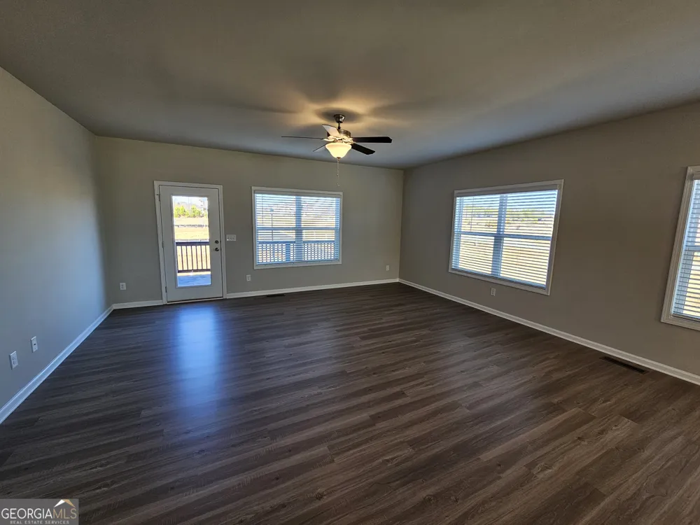 4 Silver LN Newnan, GA 30265