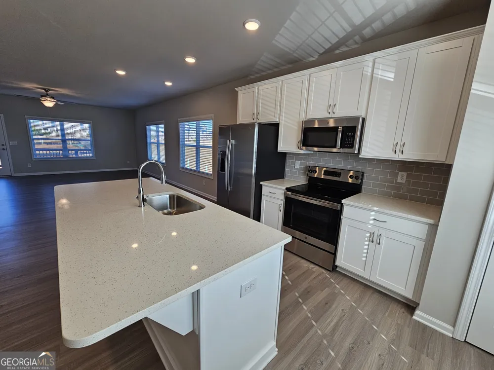 4 Silver LN Newnan, GA 30265