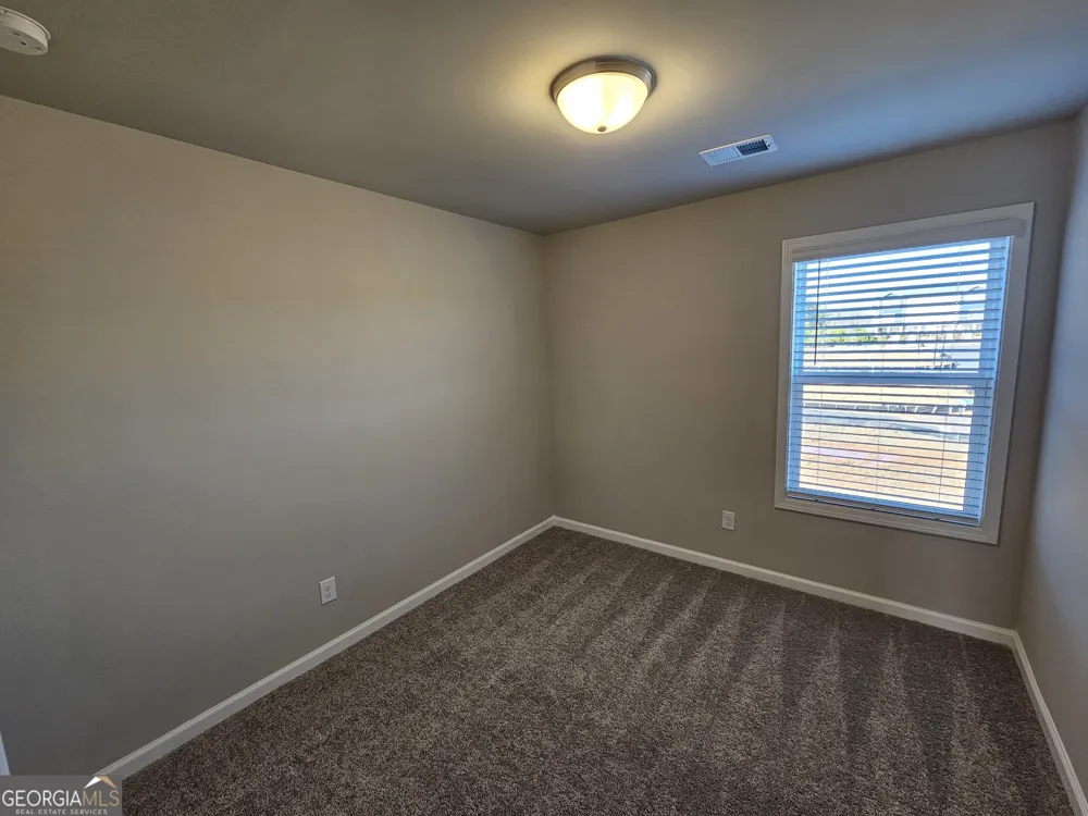 4 Silver LN Newnan, GA 30265