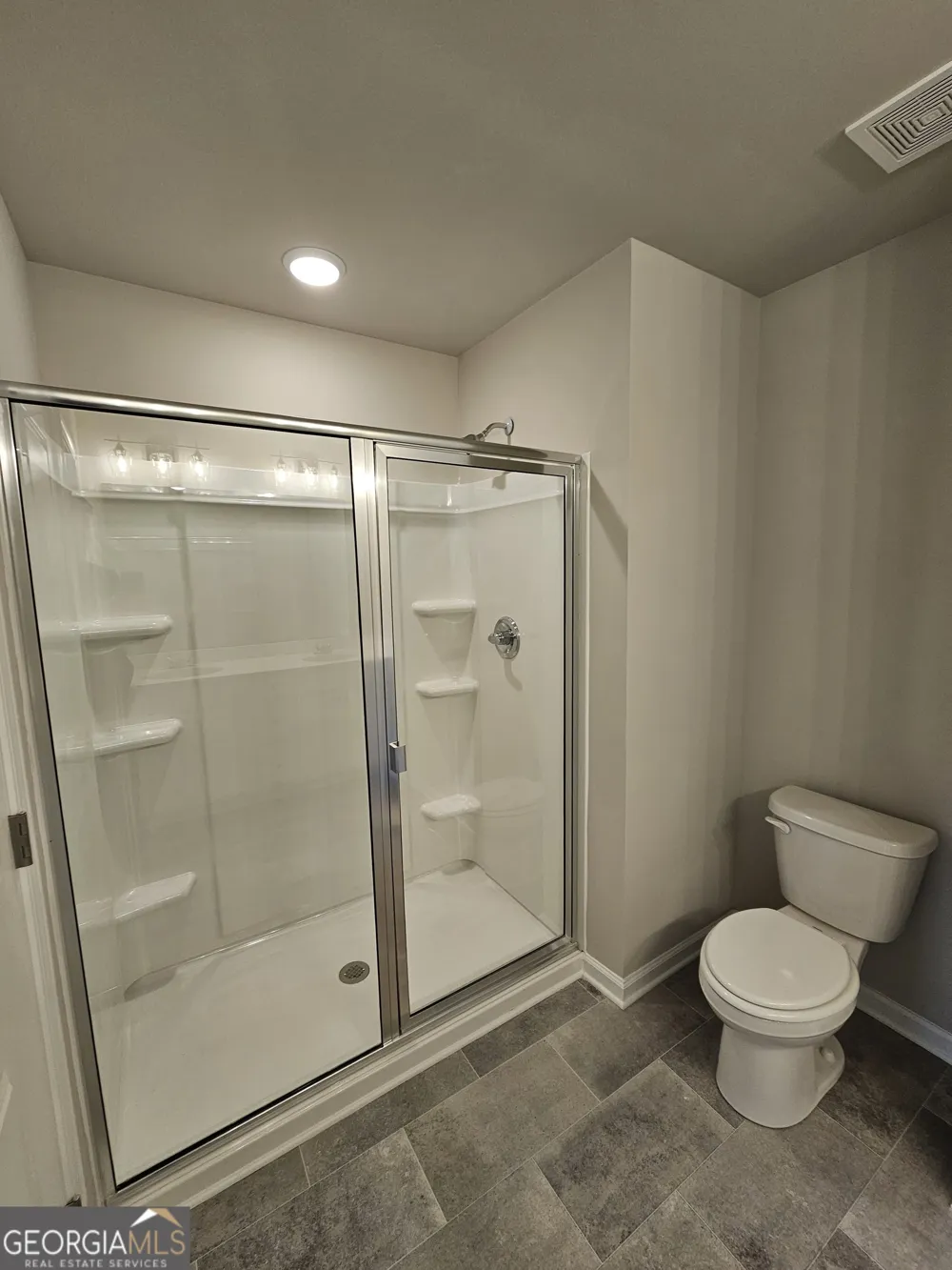 4 Silver LN Newnan, GA 30265