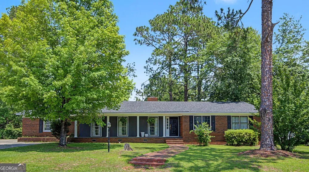 221 S College ST Metter, GA 30439