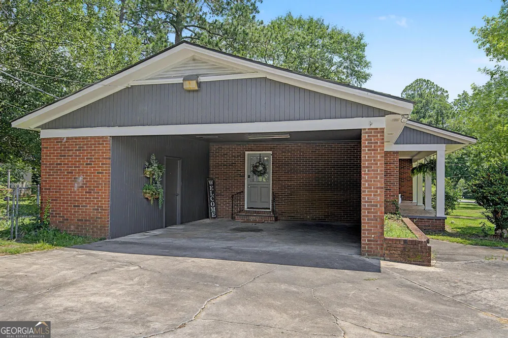 221 S College ST Metter, GA 30439