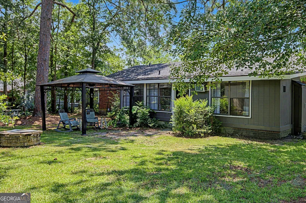 221 S College ST Metter, GA 30439