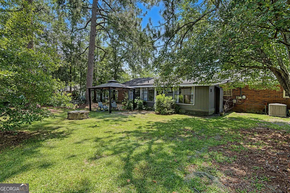 221 S College ST Metter, GA 30439