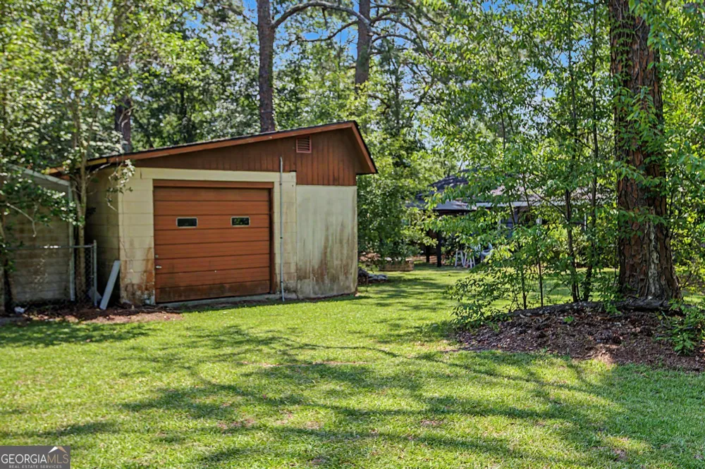 221 S College ST Metter, GA 30439