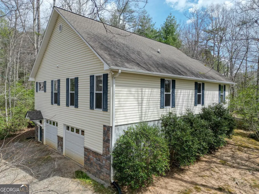 339 Henderson RD Young Harris, GA 30582
