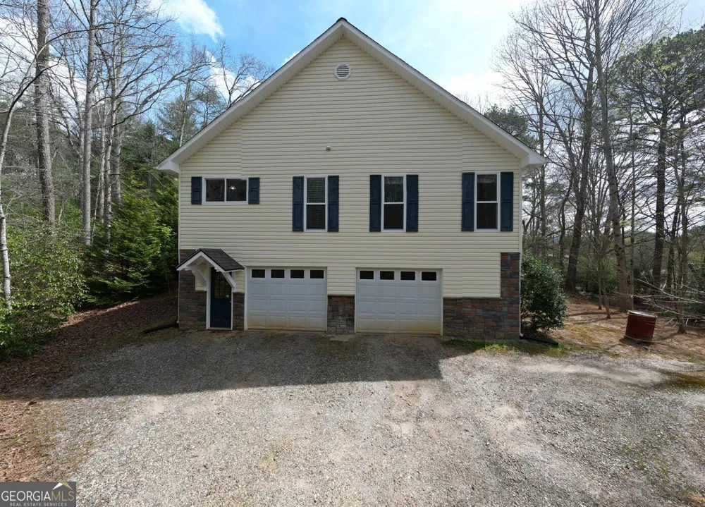 339 Henderson RD Young Harris, GA 30582