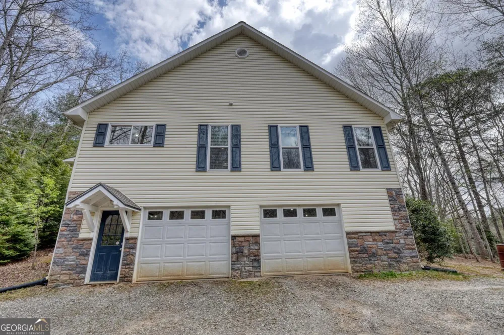 339 Henderson RD Young Harris, GA 30582