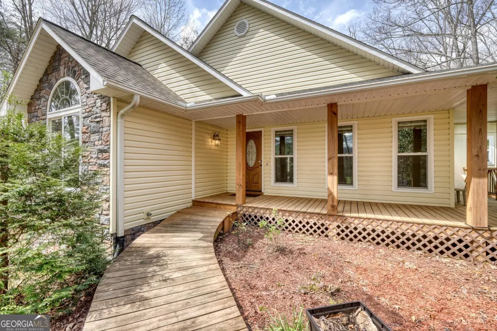 339 Henderson RD Young Harris, GA 30582