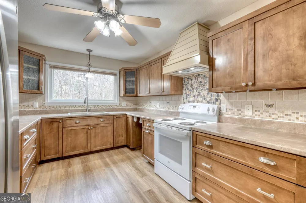 339 Henderson RD Young Harris, GA 30582