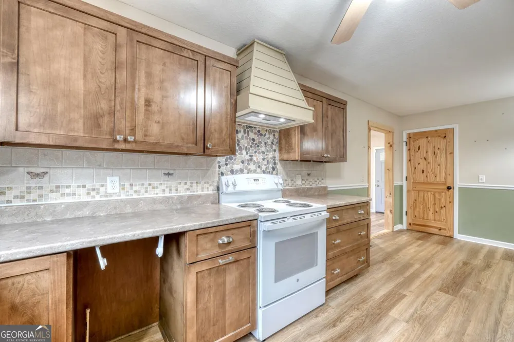 339 Henderson RD Young Harris, GA 30582