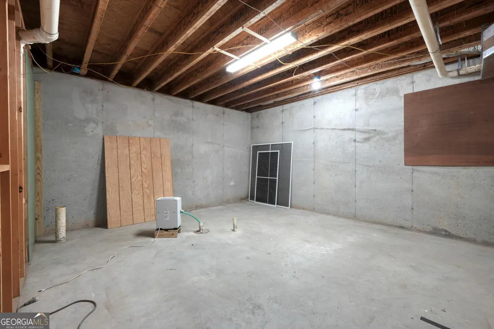 339 Henderson RD Young Harris, GA 30582
