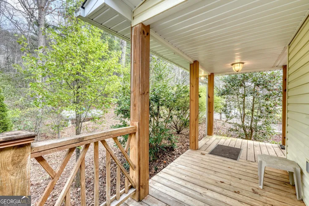 339 Henderson RD Young Harris, GA 30582