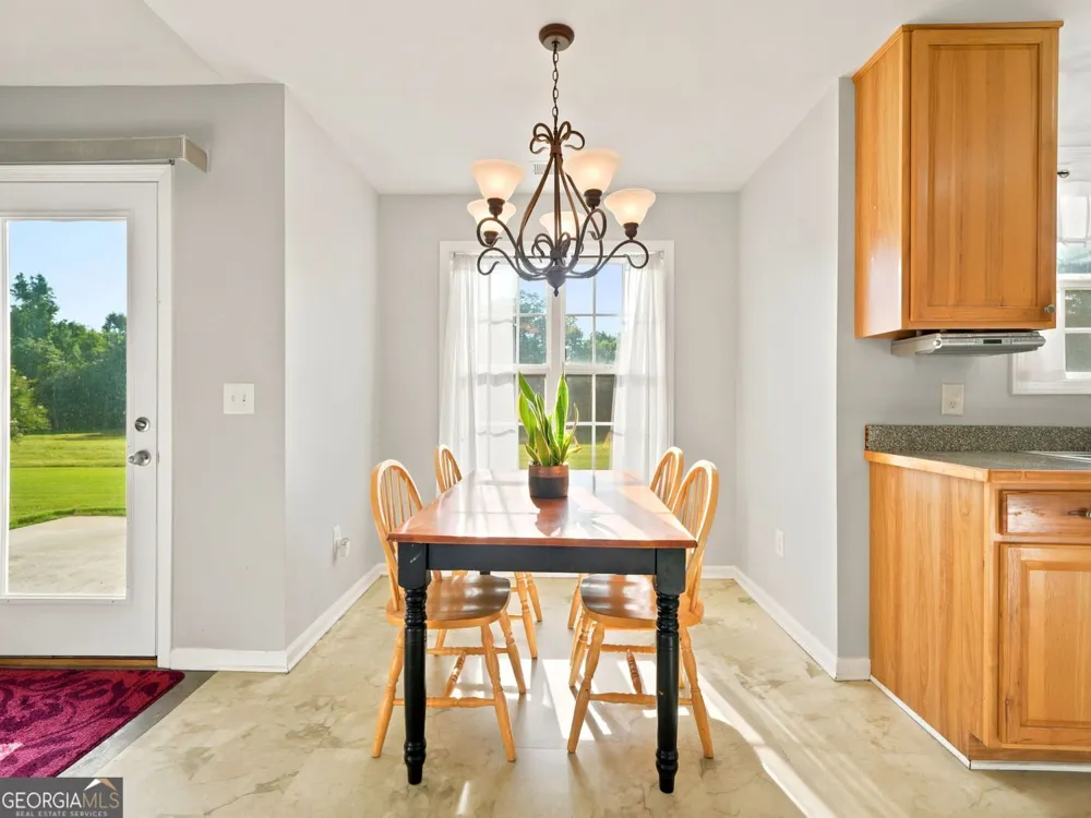 128 Brookstone DR SW Calhoun, GA 30701