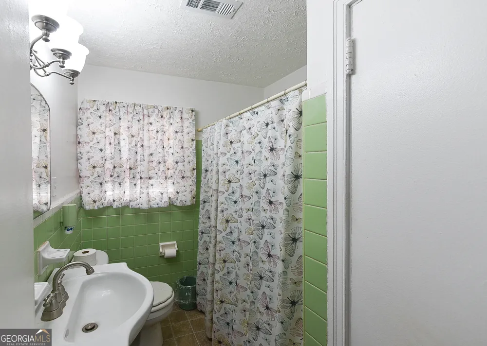 3049 Cloverhurst DR East Point, GA 30344
