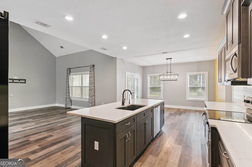 212 Clinch LN Brunswick, GA 31523