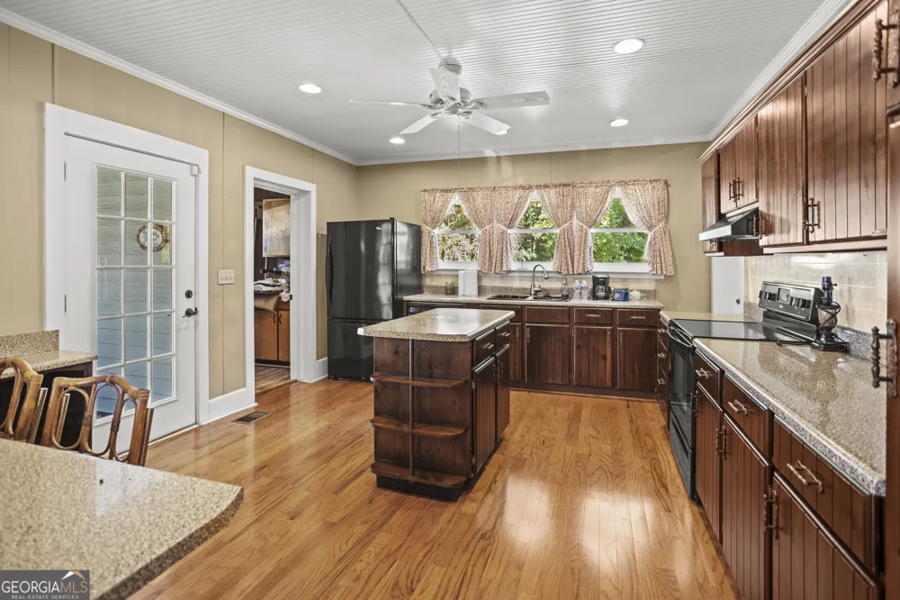 325 N Main ST Hinesville, GA 31313