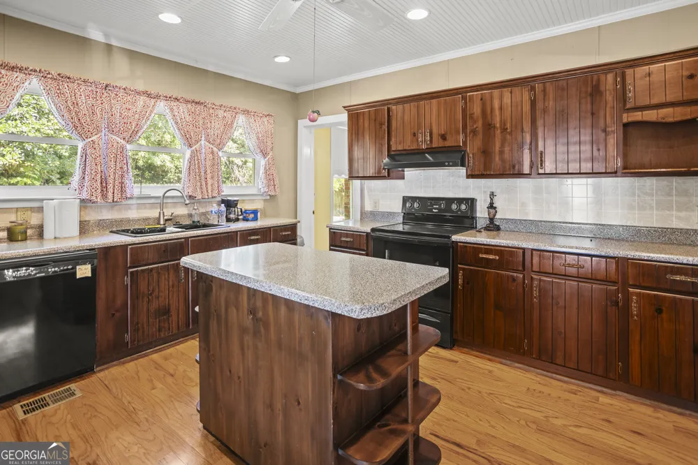 325 N Main ST Hinesville, GA 31313