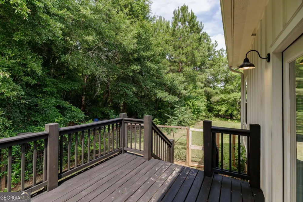930 James Holcomb RD Hull, GA 30646
