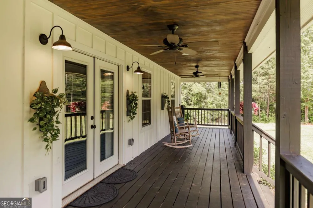 930 James Holcomb RD Hull, GA 30646