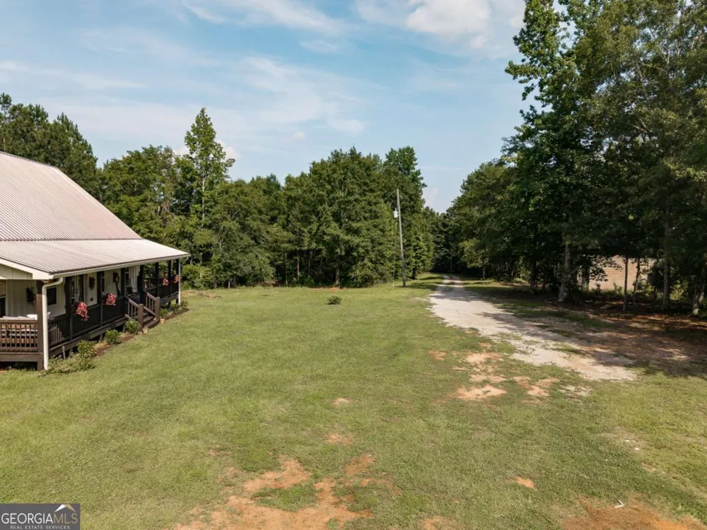 930 James Holcomb RD Hull, GA 30646