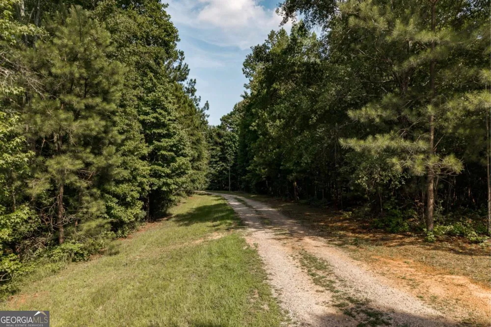 930 James Holcomb RD Hull, GA 30646