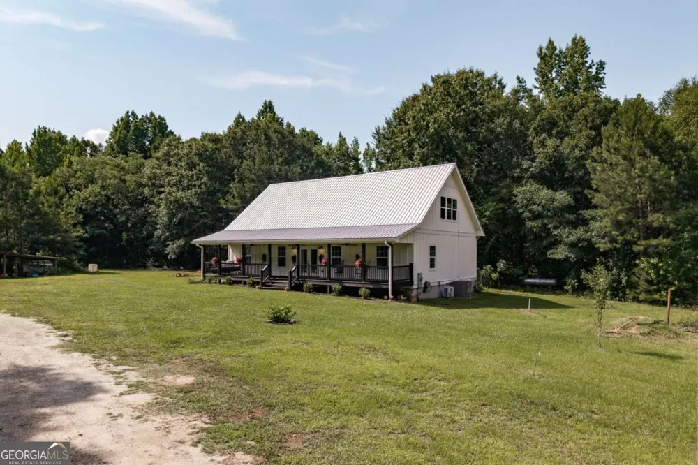 930 James Holcomb RD Hull, GA 30646