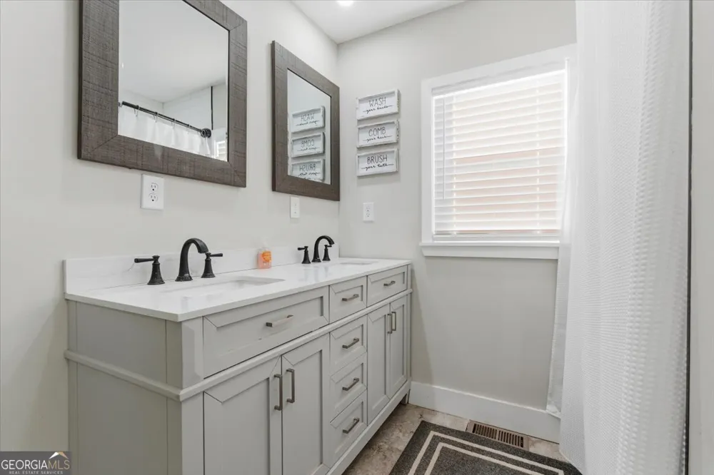 121 Ripley AVE Adairsville, GA 30103