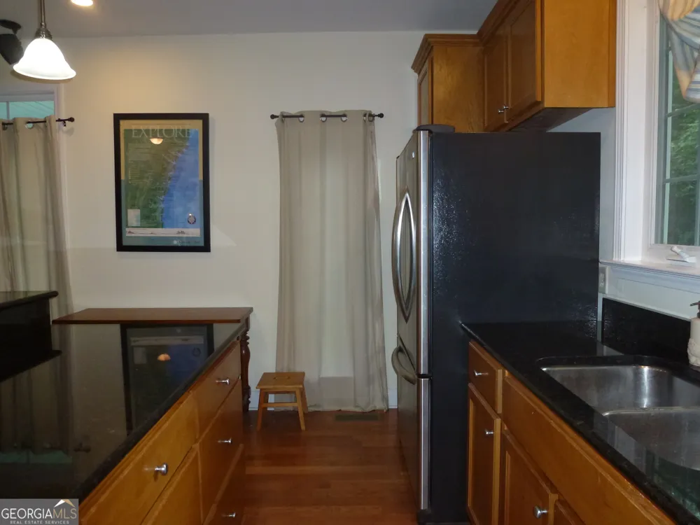 185 Sir Edward Teach RD Midway, GA 31320