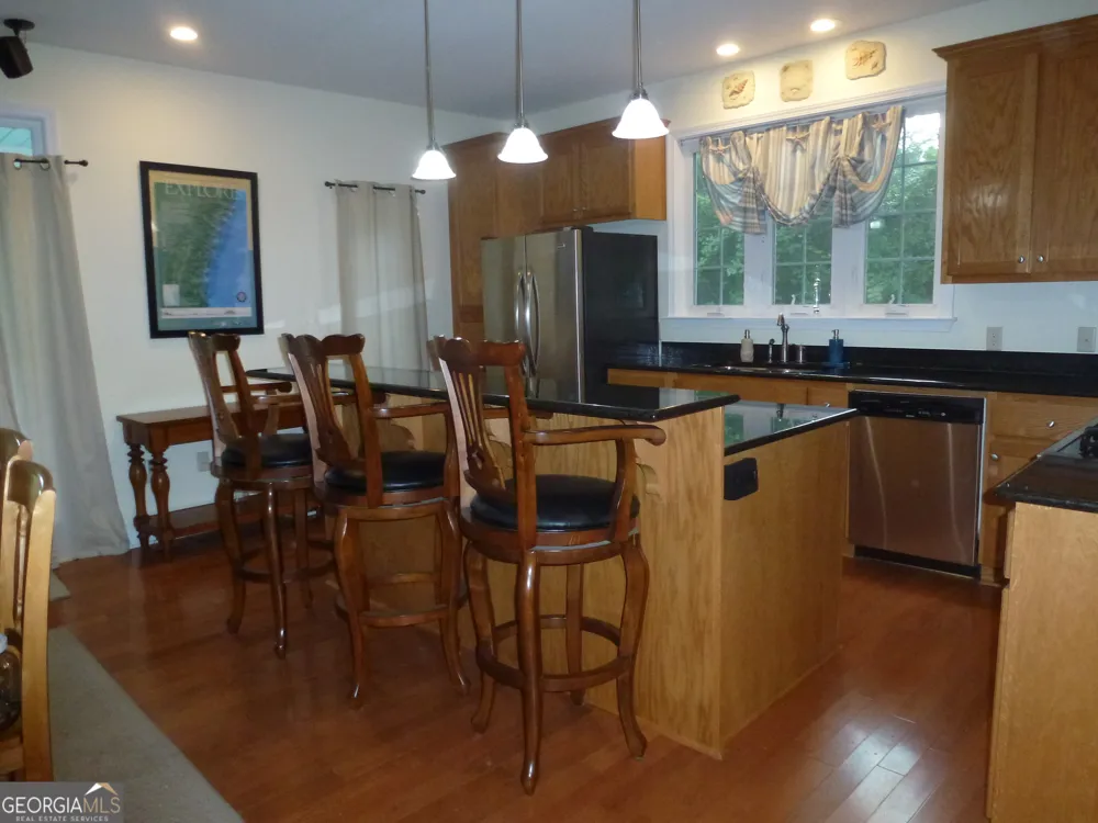 185 Sir Edward Teach RD Midway, GA 31320