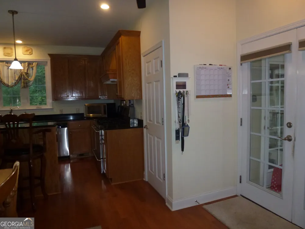 185 Sir Edward Teach RD Midway, GA 31320