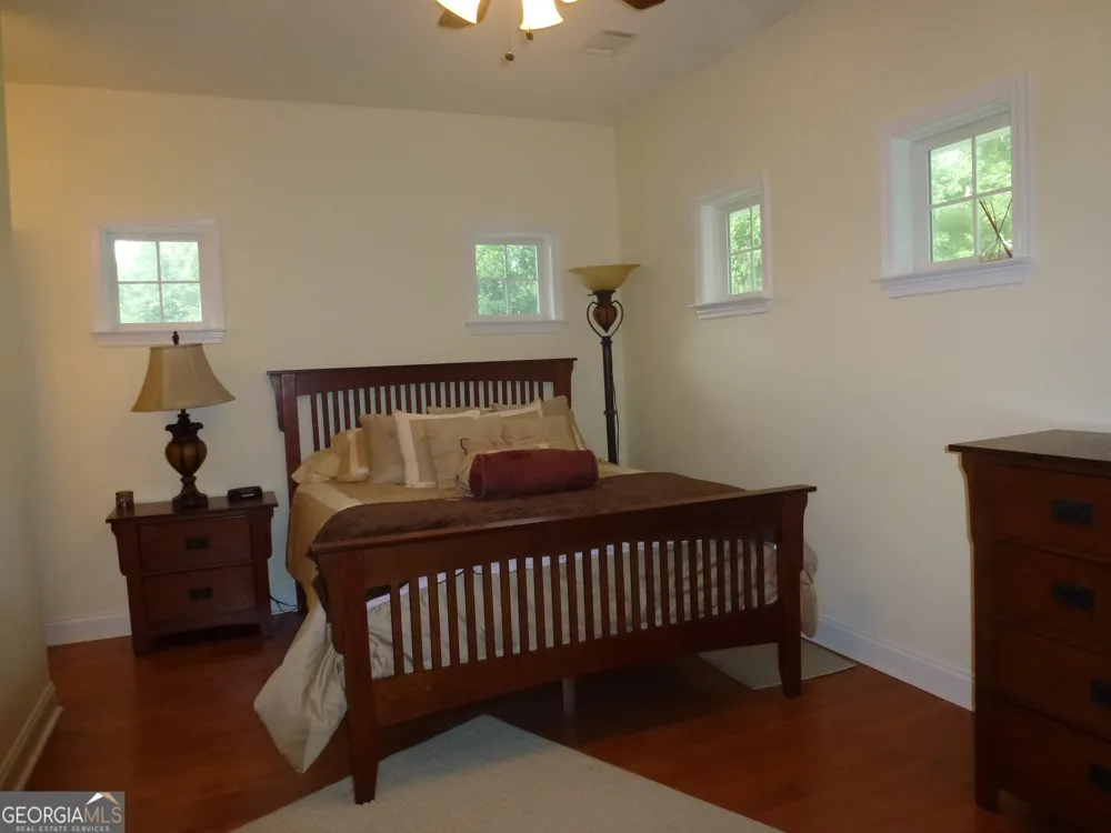 185 Sir Edward Teach RD Midway, GA 31320