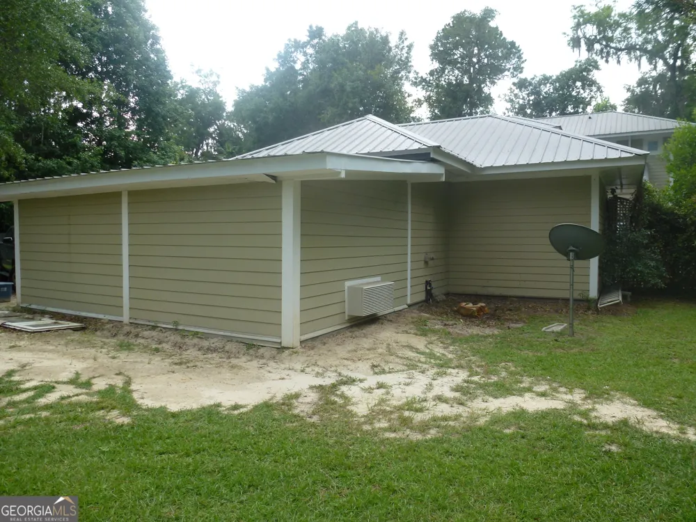 185 Sir Edward Teach RD Midway, GA 31320