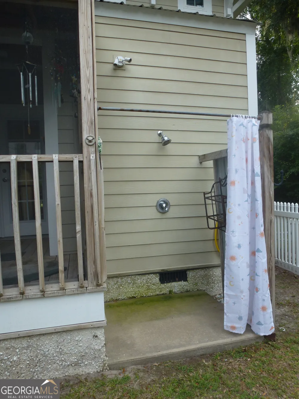 185 Sir Edward Teach RD Midway, GA 31320