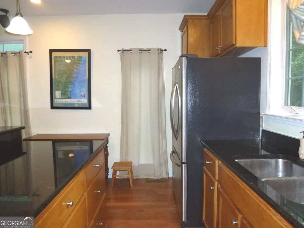 185 Sir Edward Teach RD Midway, GA 31320