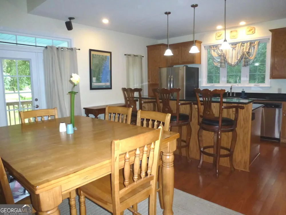185 Sir Edward Teach RD Midway, GA 31320