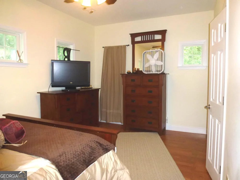185 Sir Edward Teach RD Midway, GA 31320