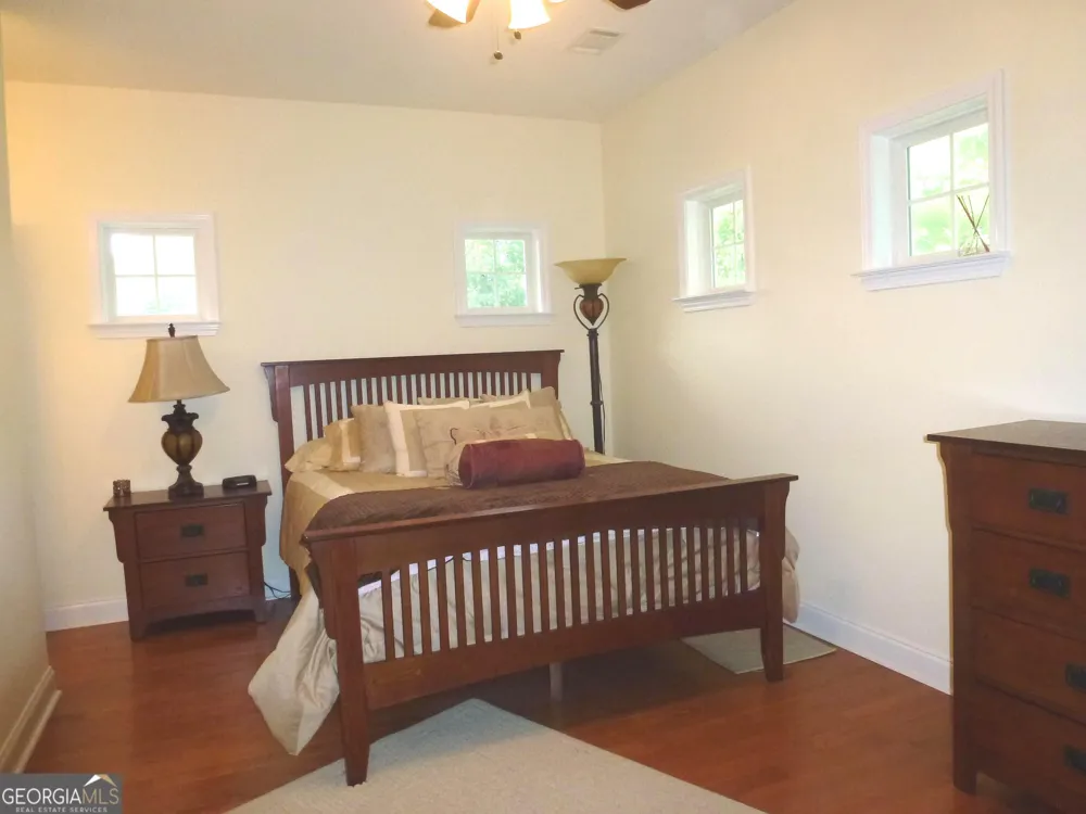 185 Sir Edward Teach RD Midway, GA 31320