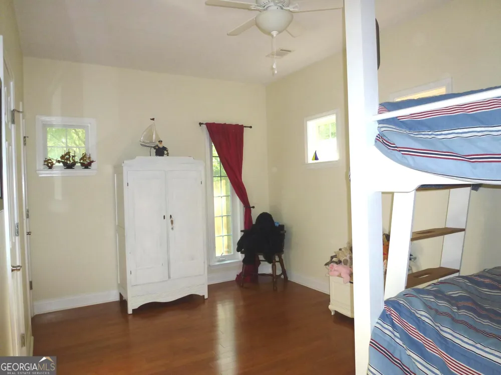 185 Sir Edward Teach RD Midway, GA 31320