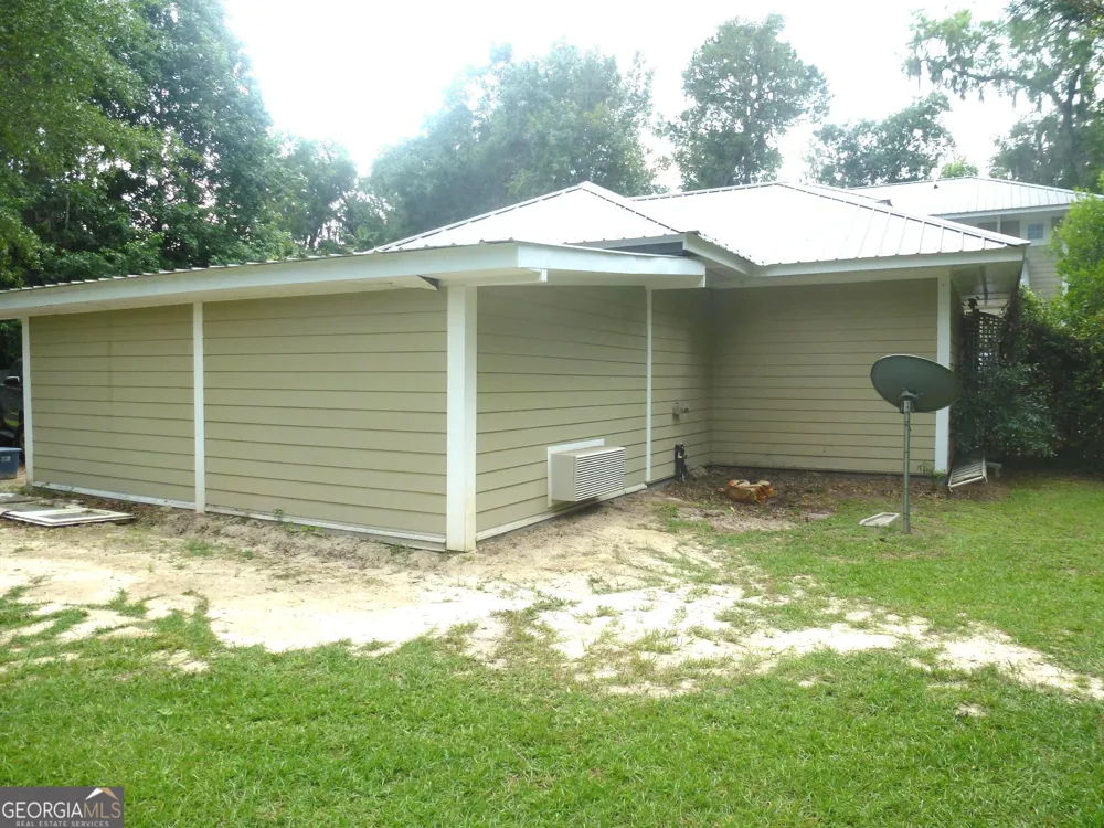 185 Sir Edward Teach RD Midway, GA 31320