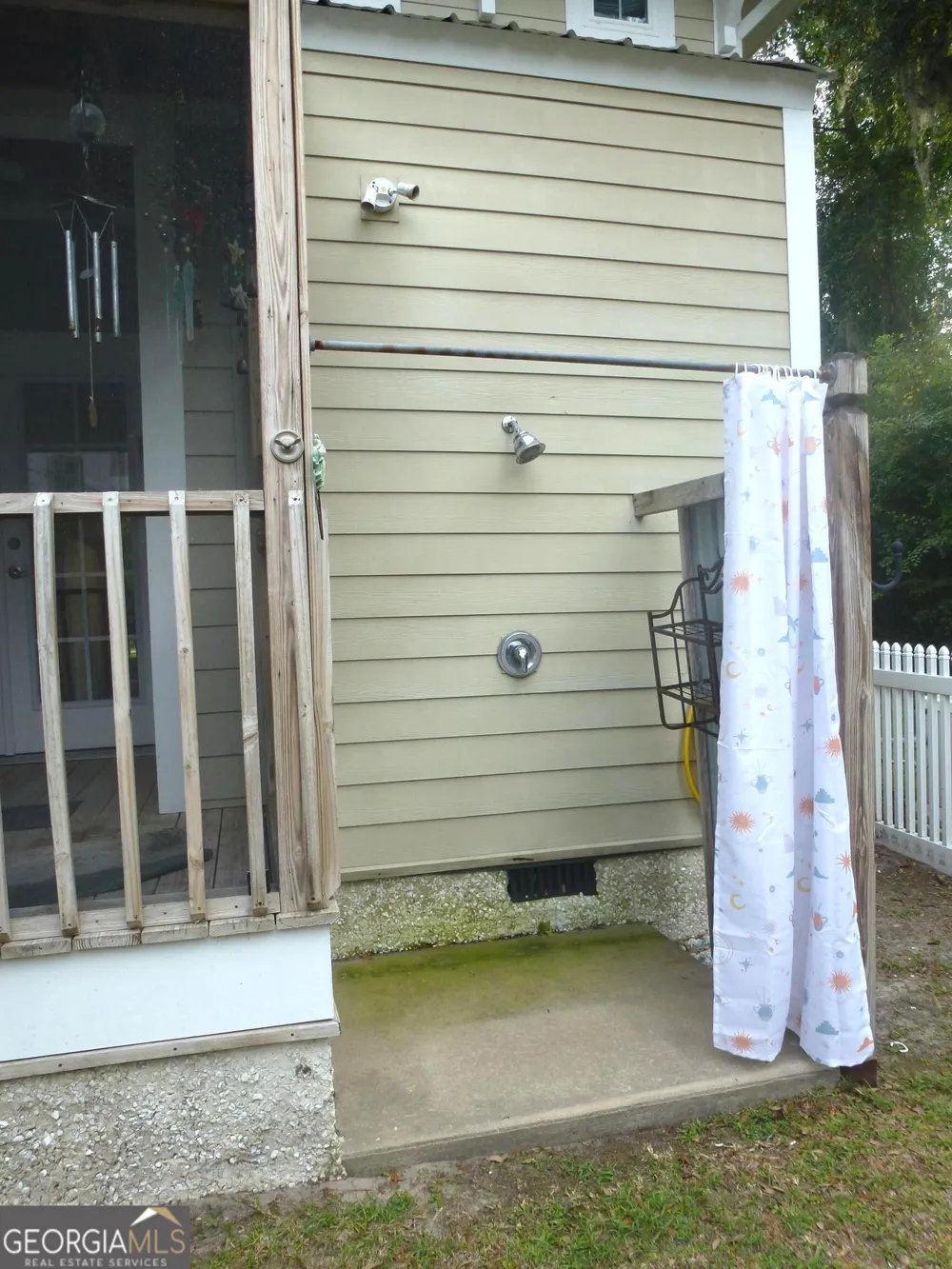 185 Sir Edward Teach RD Midway, GA 31320