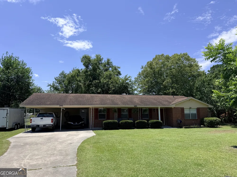 231 Auburn ST Baxley, GA 31513