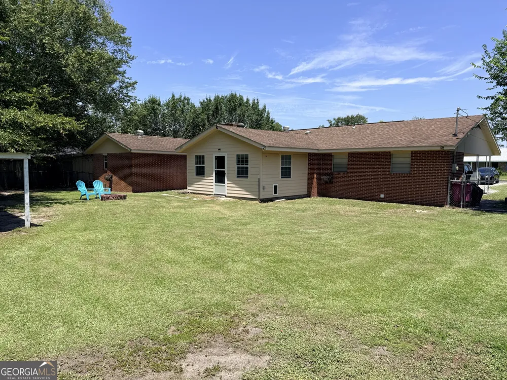 231 Auburn ST Baxley, GA 31513